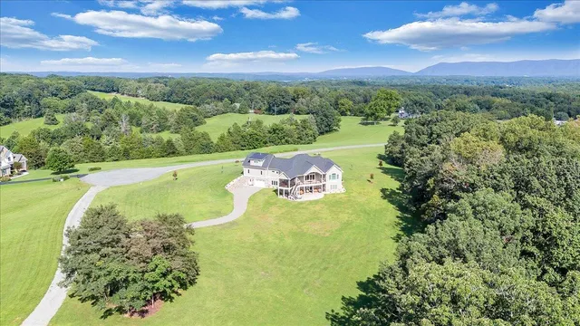 $1,490,000 | 737 Camellia Place, Moneta, VA 24121