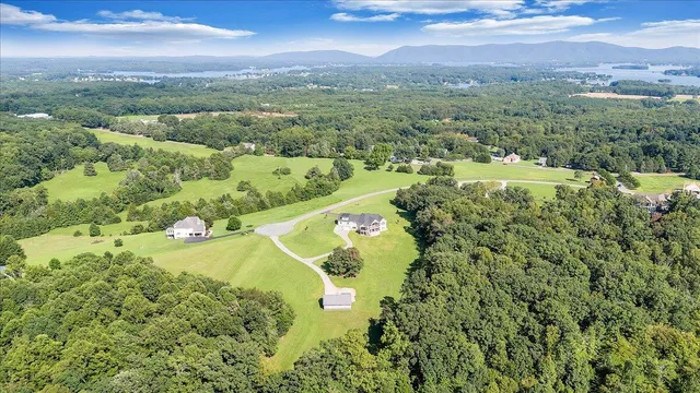 $1,490,000 | 737 Camellia Place, Moneta, VA 24121