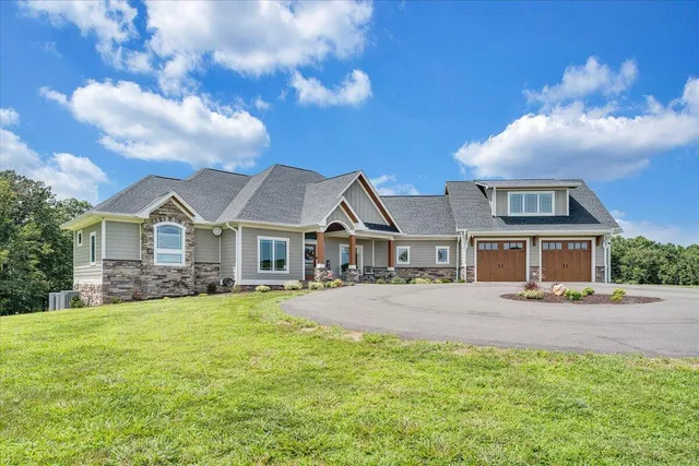 $1,490,000 | 737 Camellia Place, Moneta, VA 24121