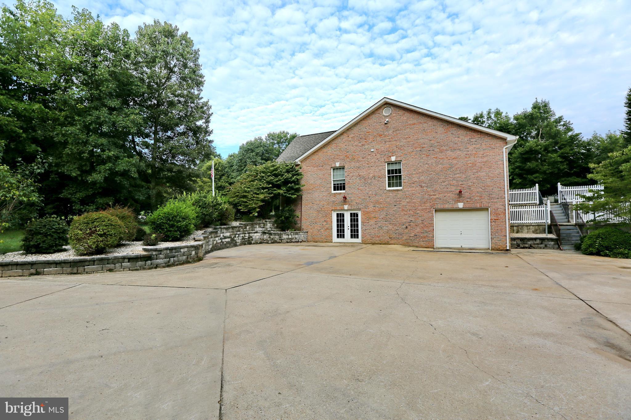 138 Morgans Ridge Road La Plata, MD 20646 - Photo 7 of 30 Huge parking area w/room for detached garage!