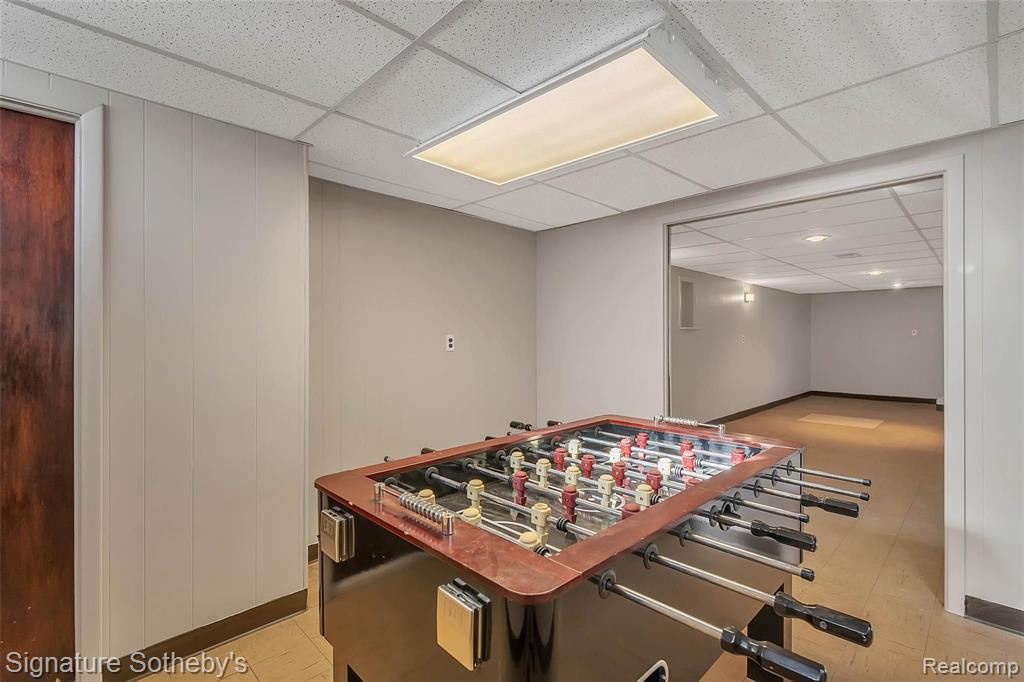 23048 Tuck Road Farmington Hills, MI 48336 - Photo 26 of 36