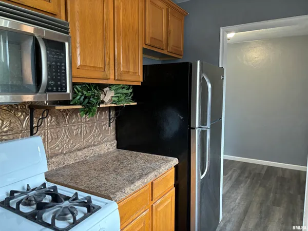 $149,900 | 113 St Clair Drive, Marquette Heights, IL 61554
