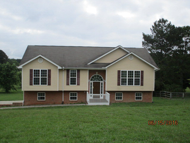 924 Nelson Kile Road Northeast Dalton, GA 30721 - Photo 1 of 1 Main View
