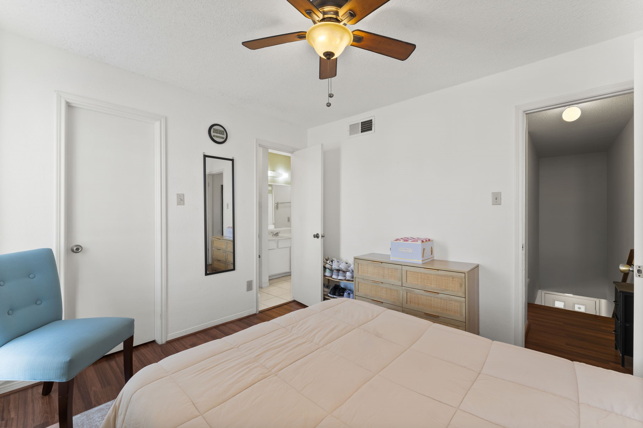 3600 Jeanetta Street, Unit 605 Houston, TX 77063 - Photo 27 of 29 a bedroom with a bed chandelier and a window