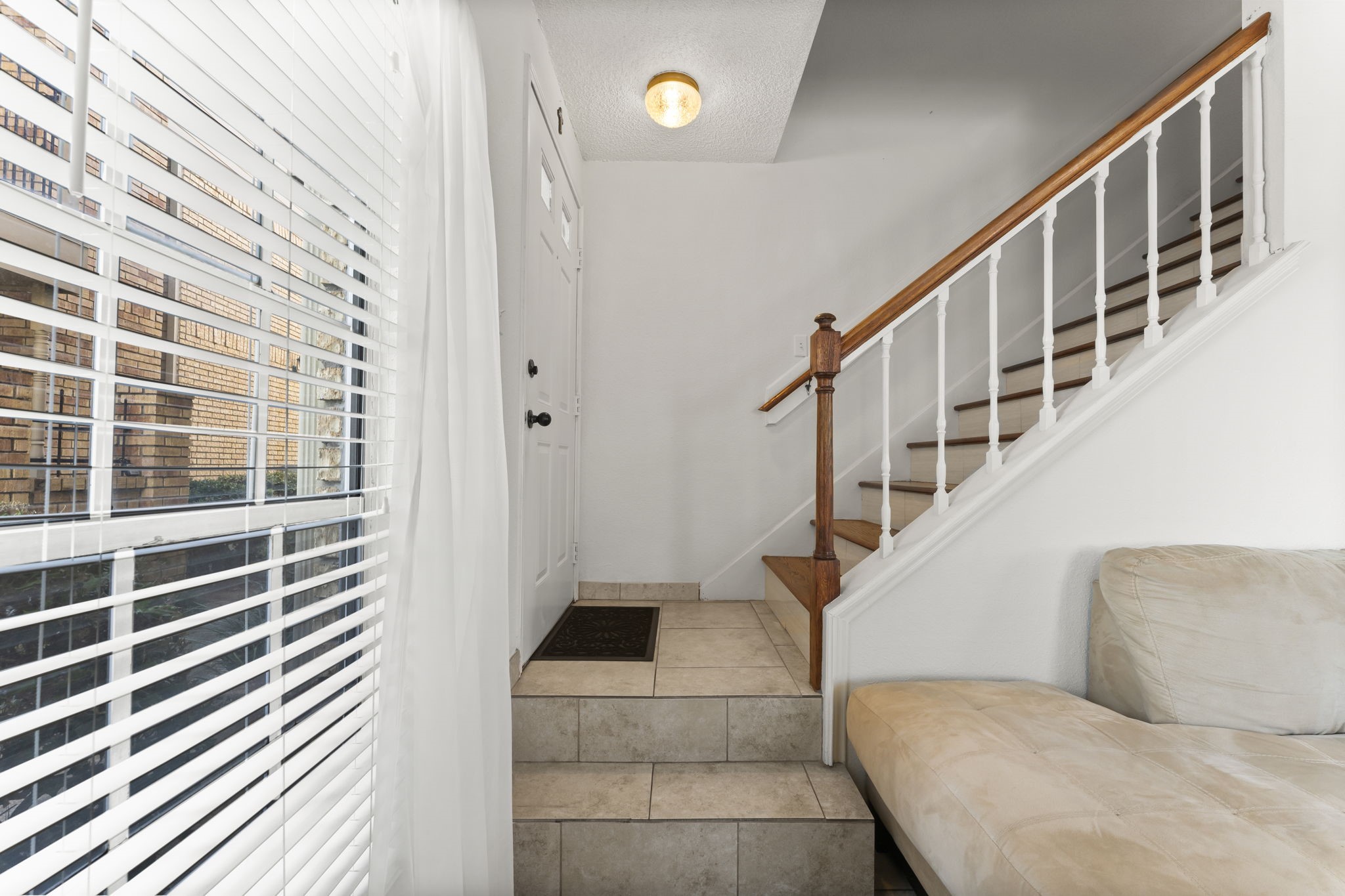 3600 Jeanetta Street, Unit 605 Houston, TX 77063 - Photo 7 of 29 a view of entryway and hall with wooden floor