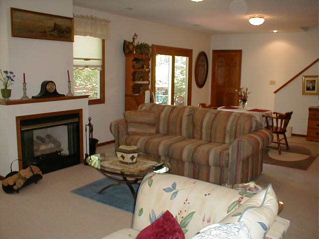 1909 Quail Hollow Road Pekin, IL 61554 - Photo 7 of 9 Gallery Image 7