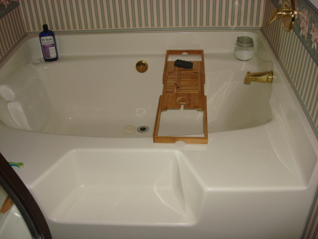 2387 North 24th Road Marseilles, IL 61341 - Photo 20 of 23 a bathroom with a tub