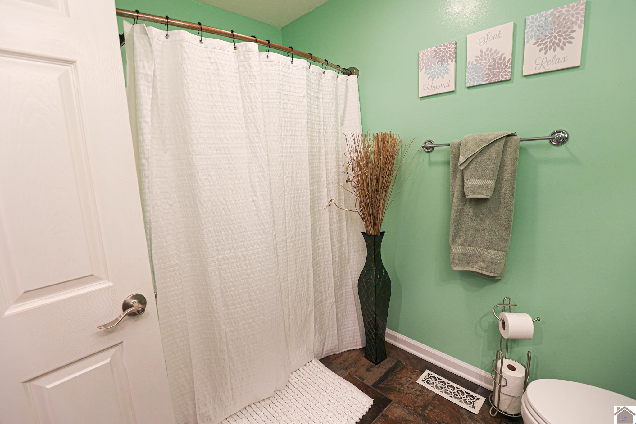 255 Harting Ridge Road West Paducah, KY 42086 - Photo 38 of 45 Bathroom