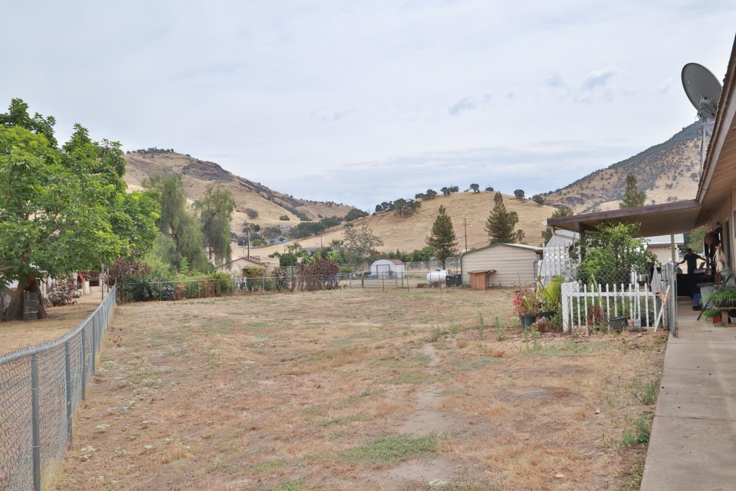 6088 Big Oak Road Sanger, CA 93657 - Photo 6 of 41 Gallery Image 6