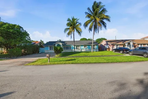$549,999 | 561 Northeast 38th Street, Deerfield Beach, FL 33064