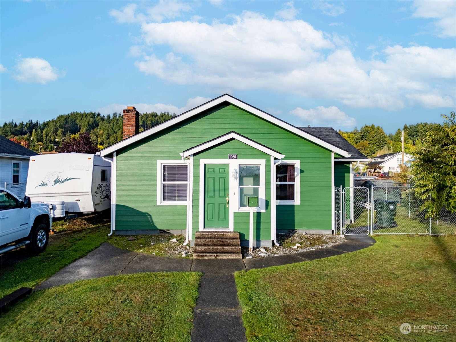1060 Southwest Cascade Avenue Chehalis, WA 98532 - Photo 2 of 24 Gallery Image 2