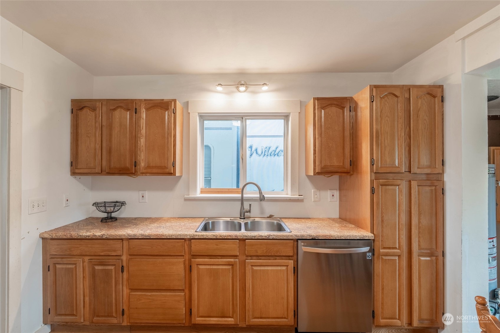 1060 Southwest Cascade Avenue Chehalis, WA 98532 - Photo 10 of 24 Gallery Image 10