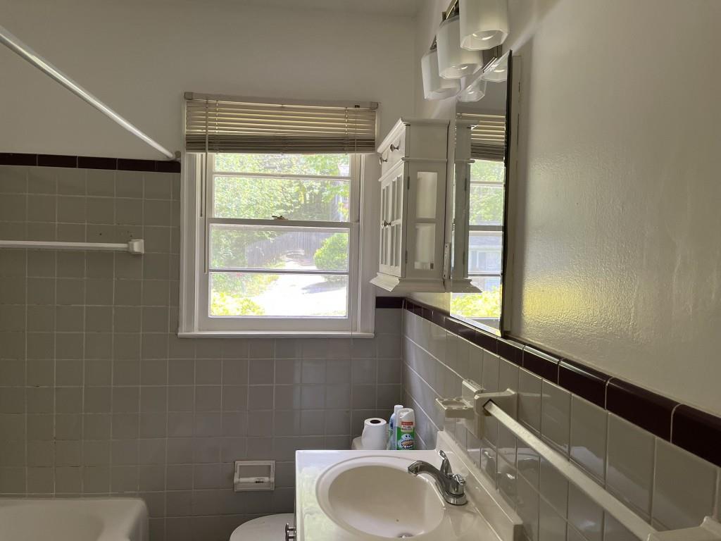 549 Alpine Way Marietta, GA 30062 - Photo 10 of 25