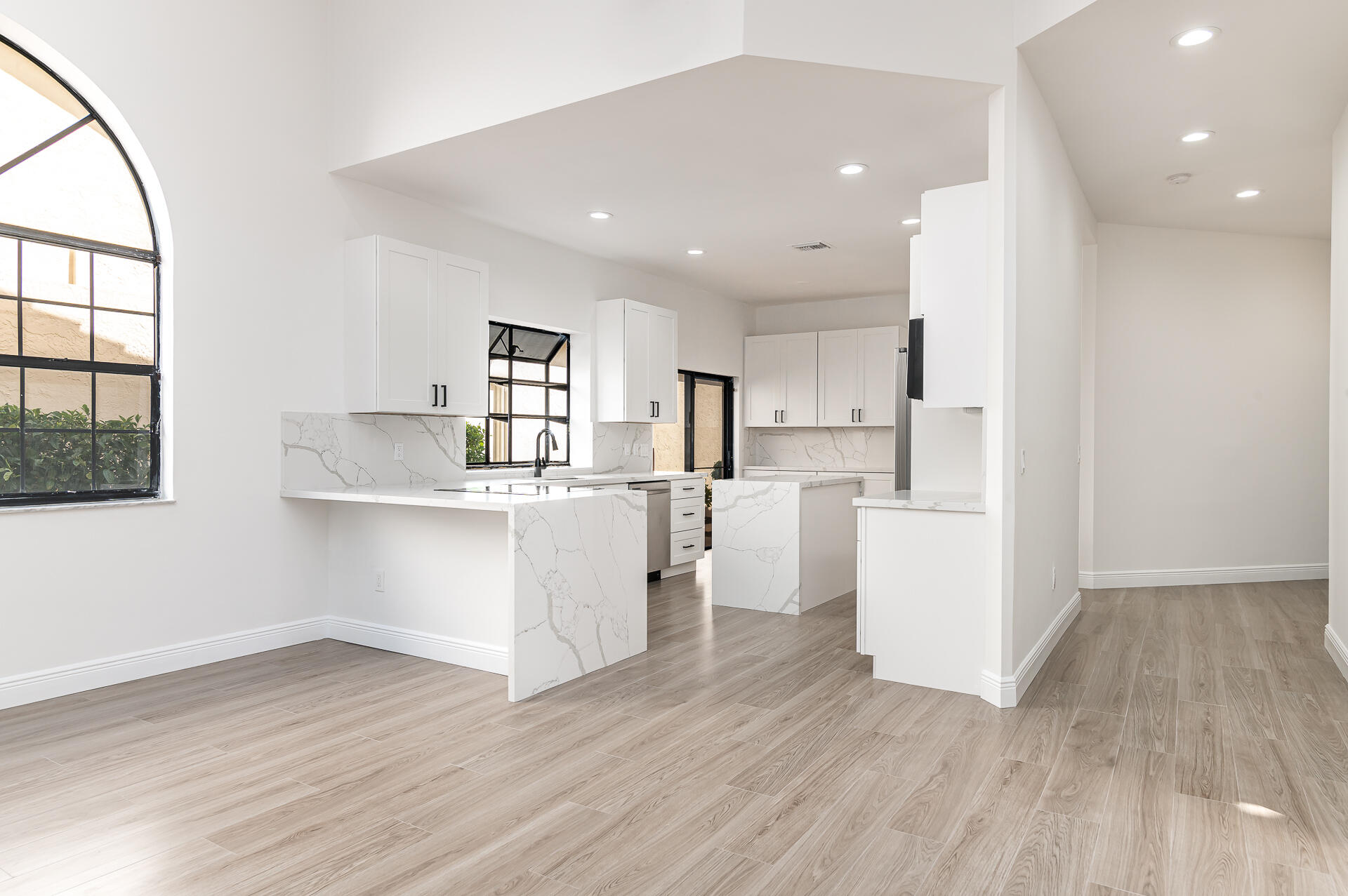 23061 Via Stel Boca Raton, FL 33433 - Photo 5 of 17 photo-5