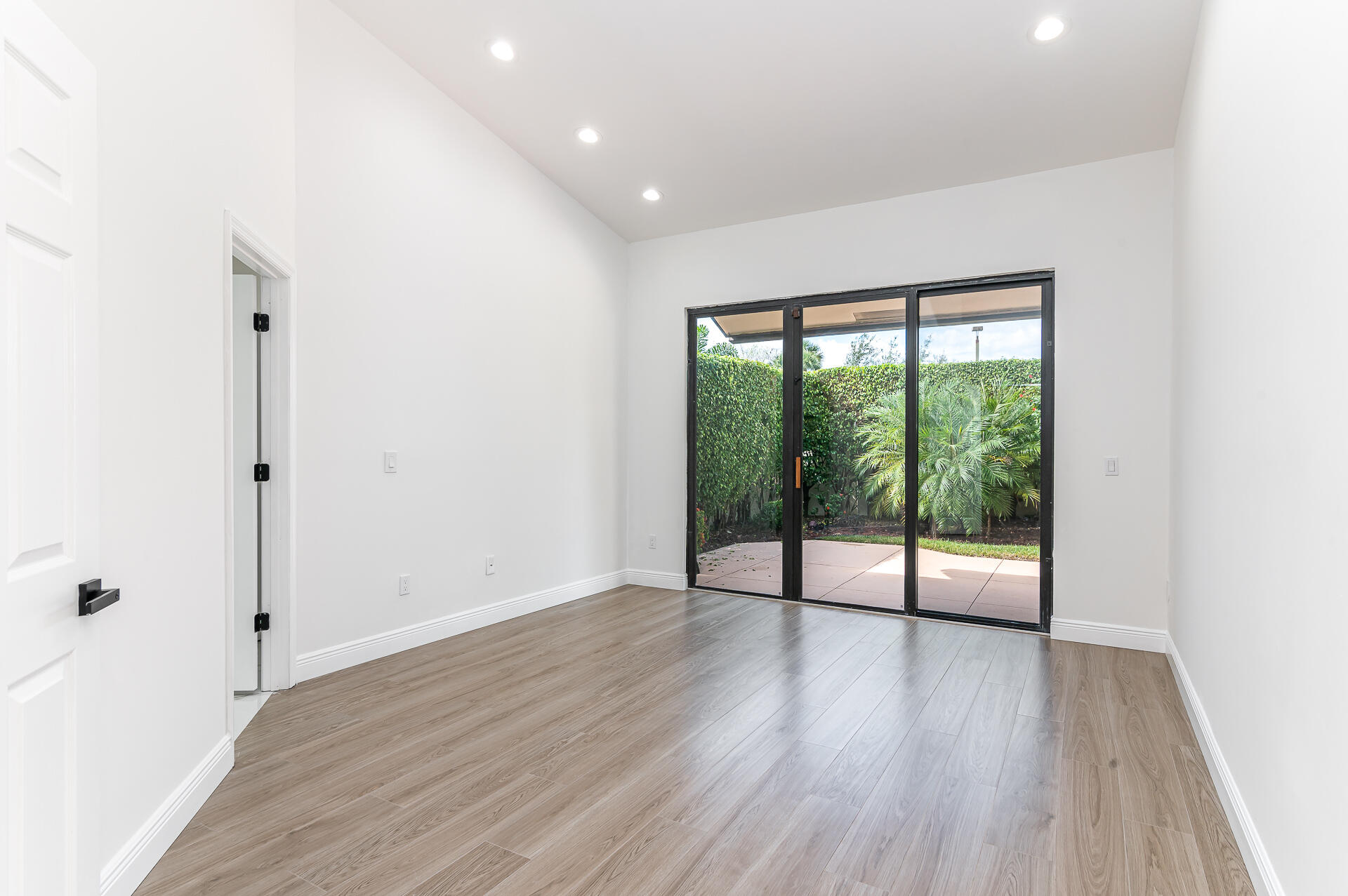 23061 Via Stel Boca Raton, FL 33433 - Photo 8 of 17 photo-10