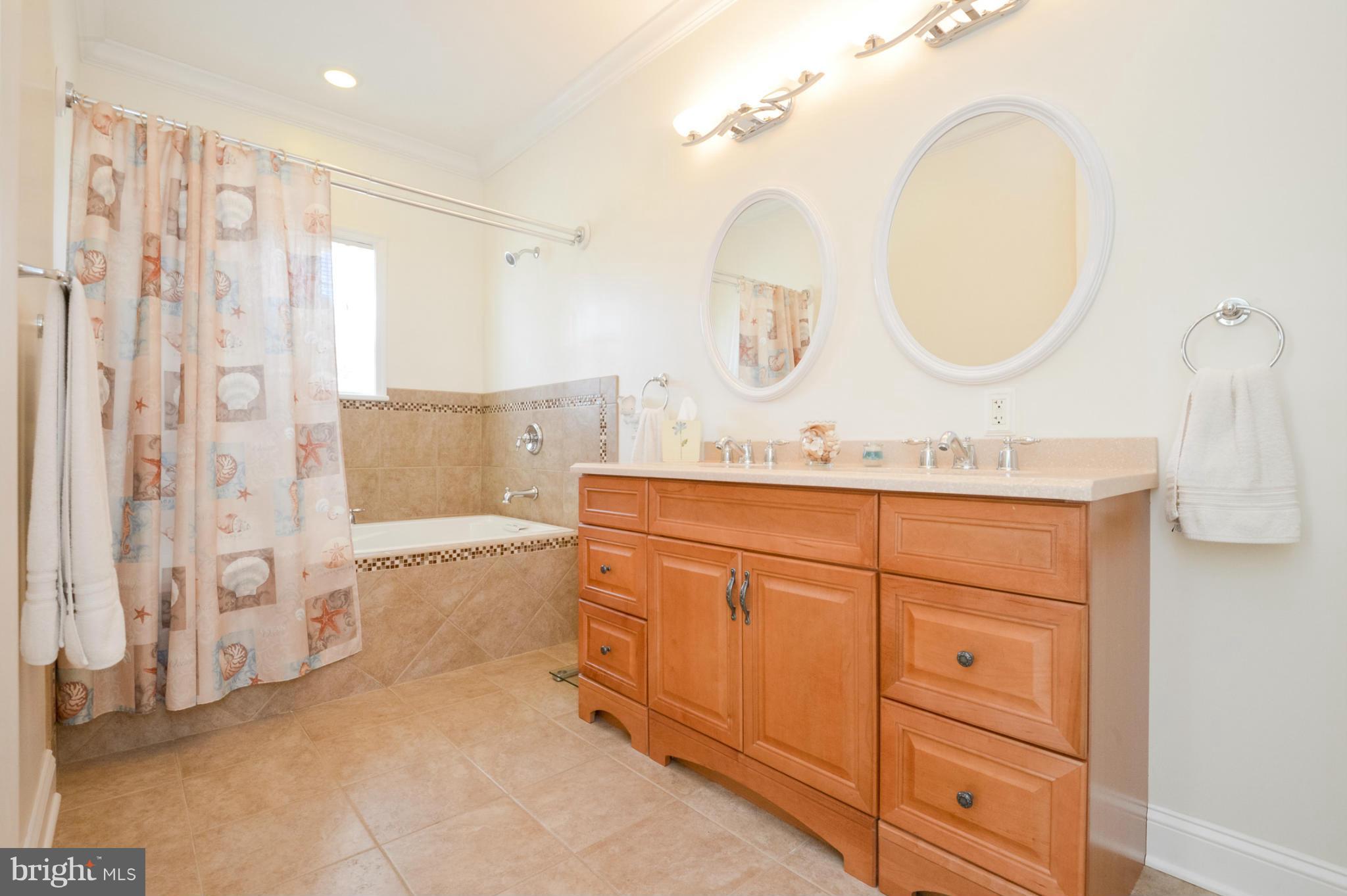 8012 Elizabeth Road Pasadena, MD 21122 - Photo 11 of 30 Bath