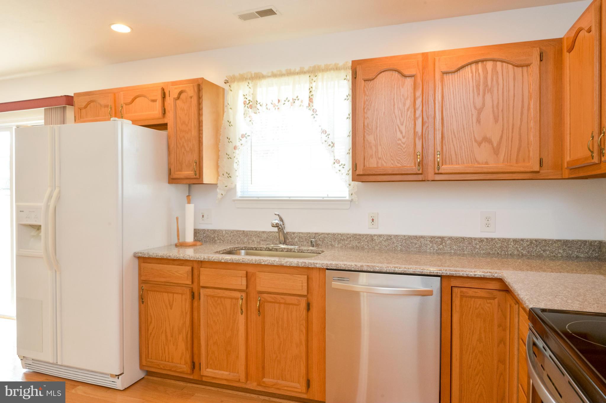 8012 Elizabeth Road Pasadena, MD 21122 - Photo 4 of 30 Kitchen