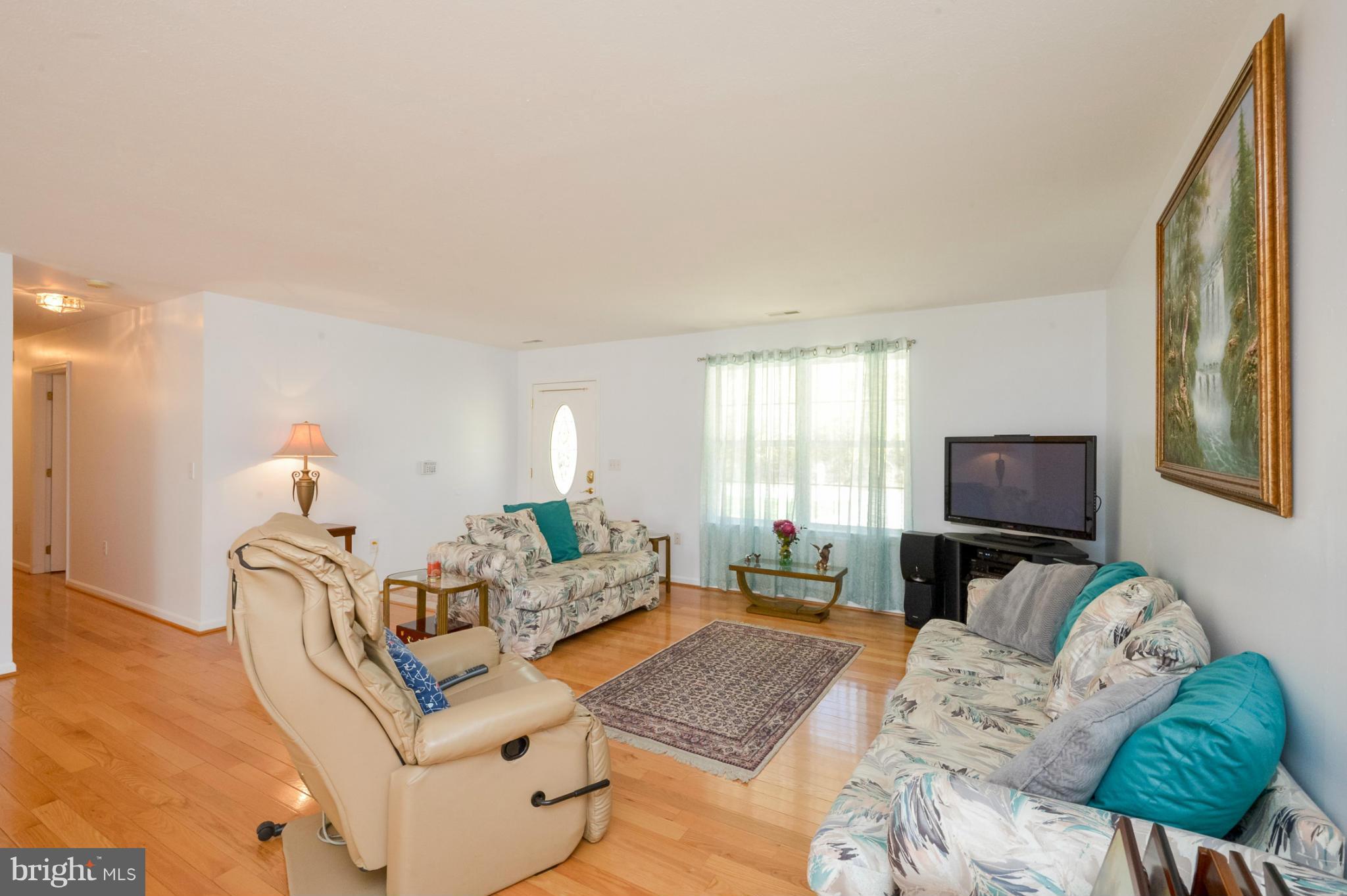 8012 Elizabeth Road Pasadena, MD 21122 - Photo 5 of 30 Living Room
