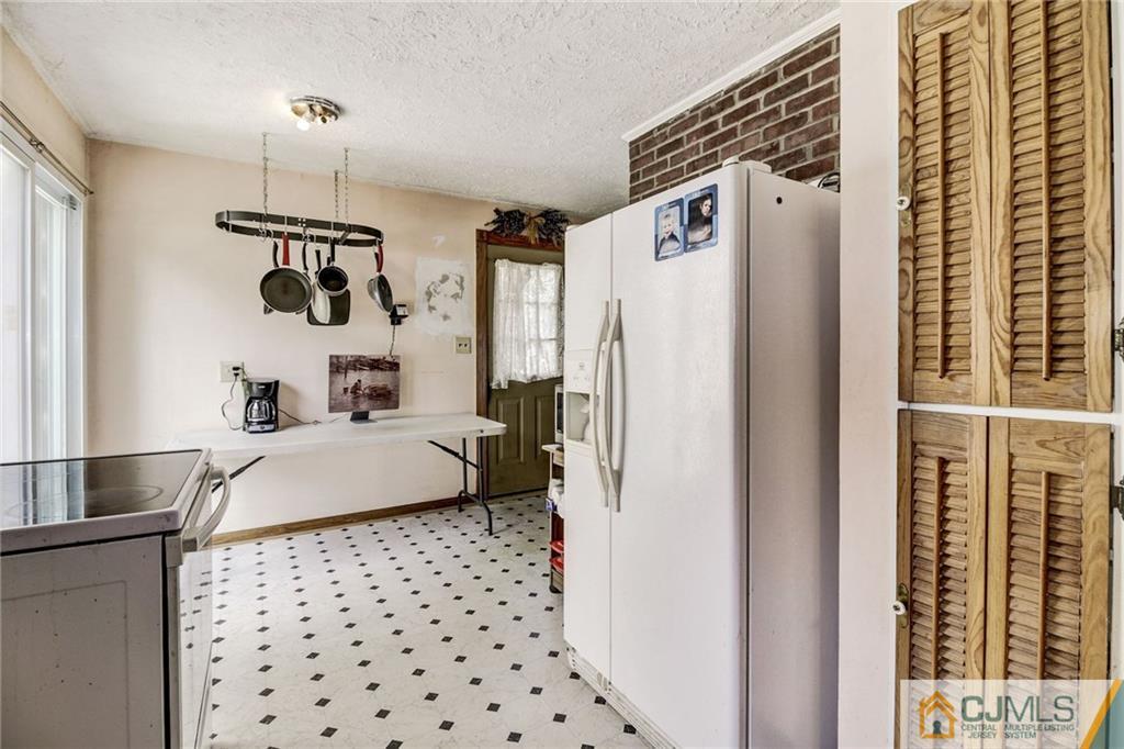 2 Taylor Road Matawan, NJ 07747 - Photo 8 of 25 Gallery Image 8