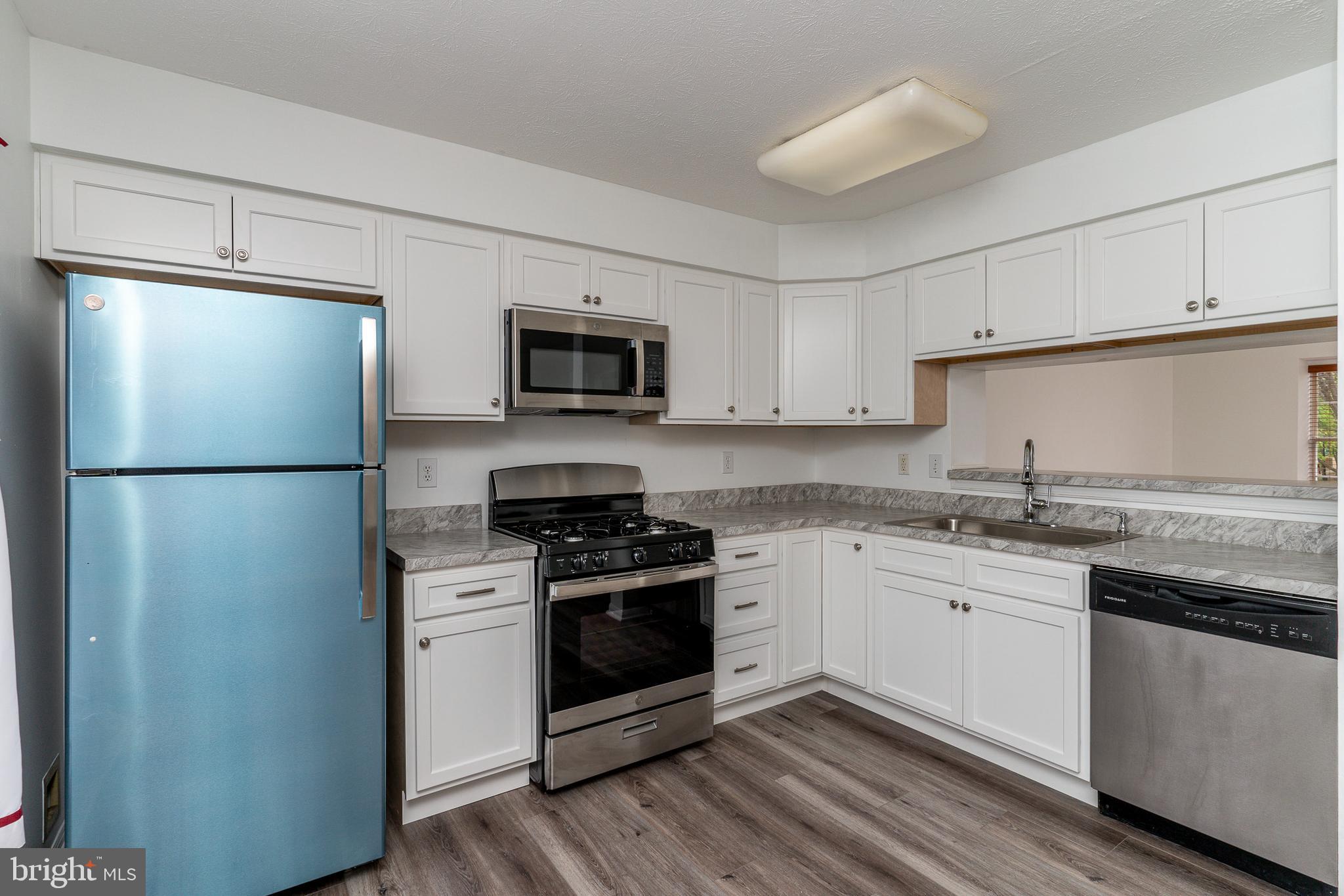 5305 Hollowstone Circle Rosedale, MD 21237 - Photo 8 of 22 Kitchen