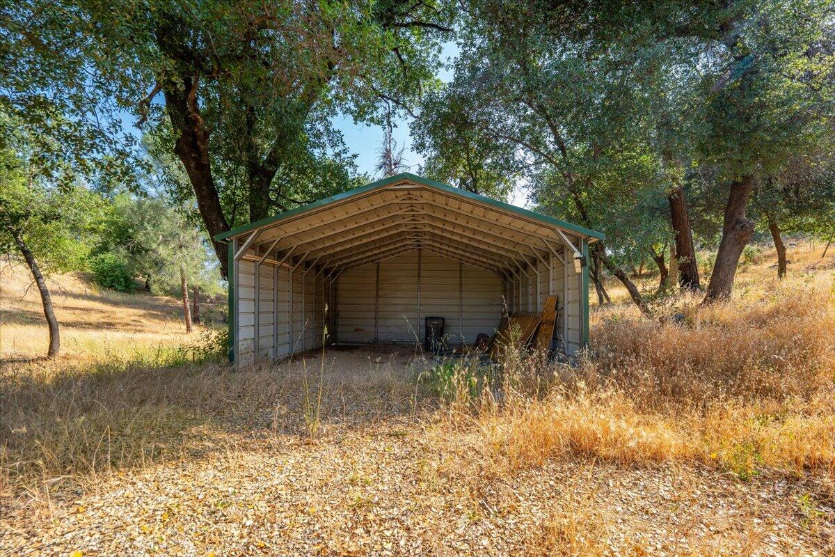 8550 Muletown Road Redding, CA 96001 - Photo 27 of 37 Equip Shed