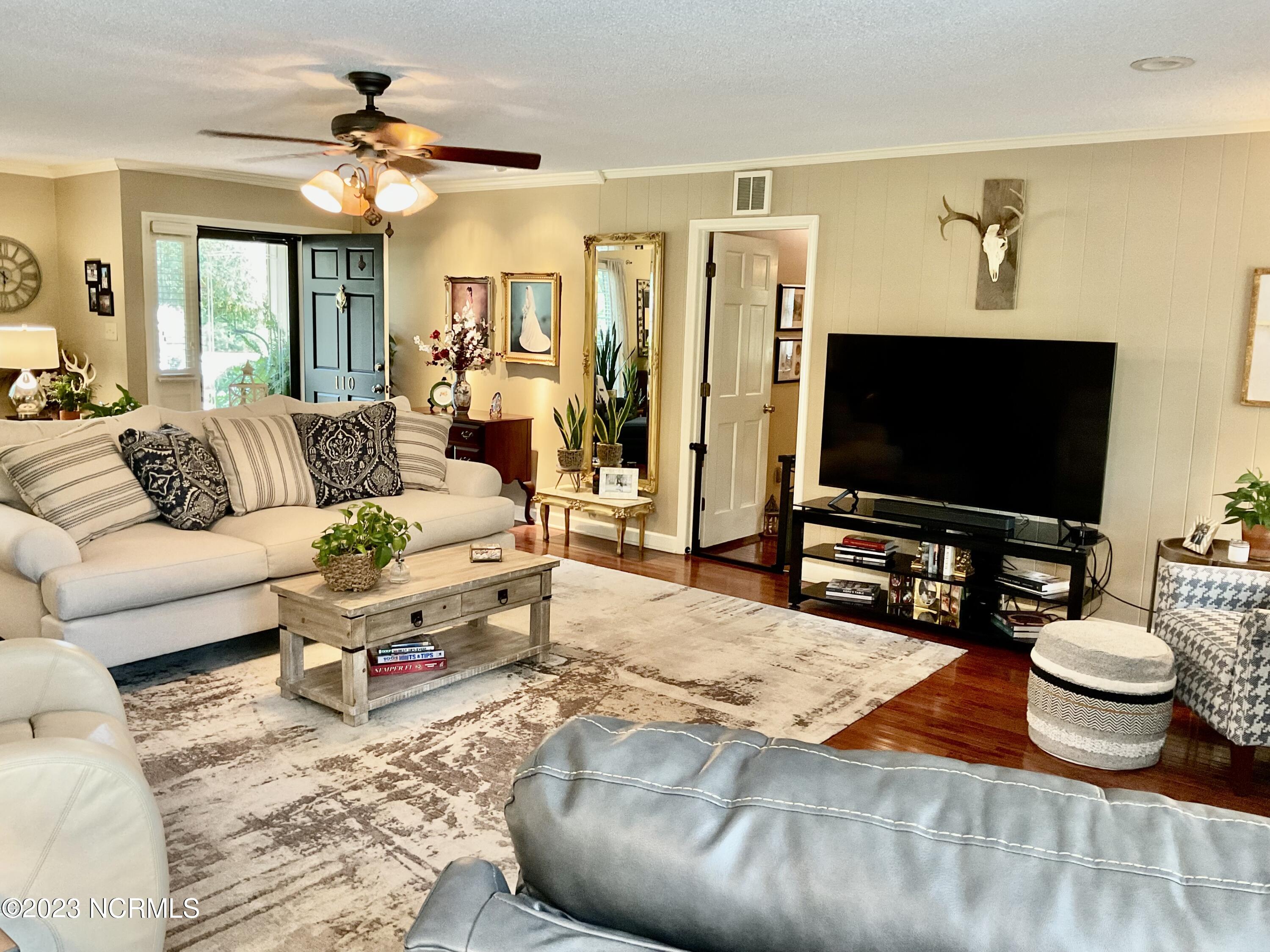 110 Pinedale Drive Rockingham, NC 28379 - Photo 6 of 45 Family room