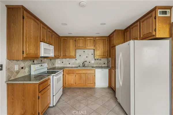 $625,000 | 21931 Rimhurst Drive, Unit 117, Lake Forest, CA 92630