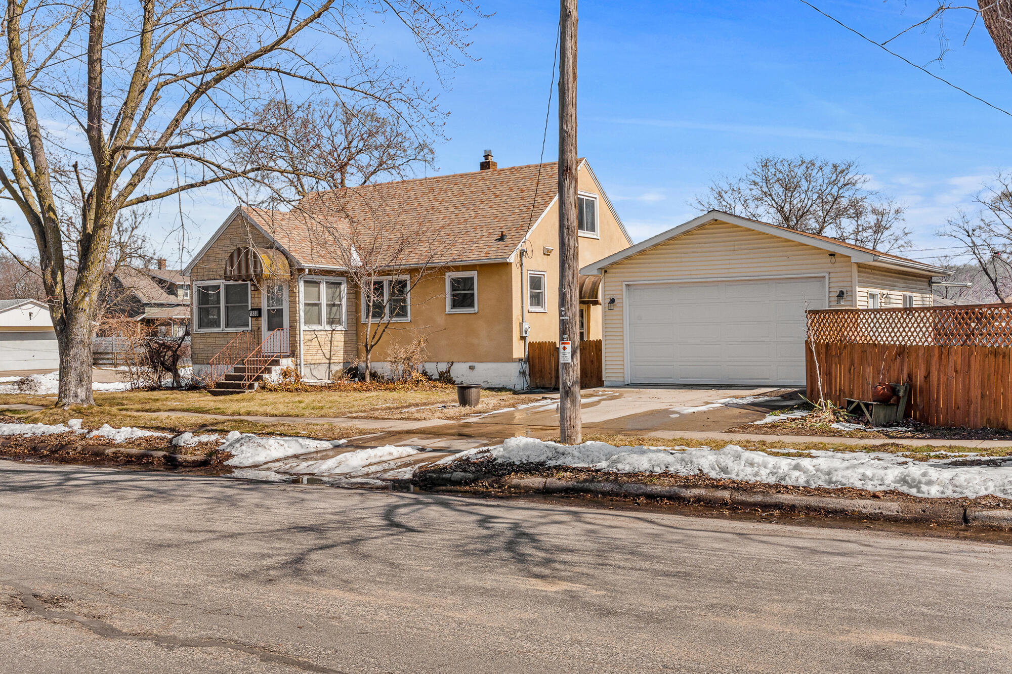 1830 Prospect Street La Crosse, WI 54603 - Photo 3 of 22 3__dsc7688