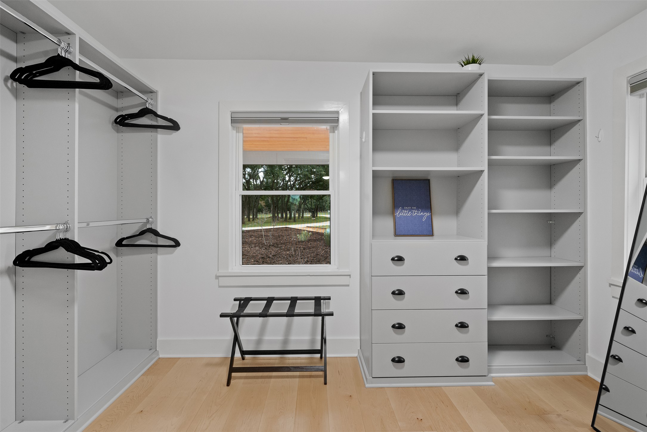 1100 Live Oak Road Leander, TX 78641 - Photo 26 of 40 Primary custom closet