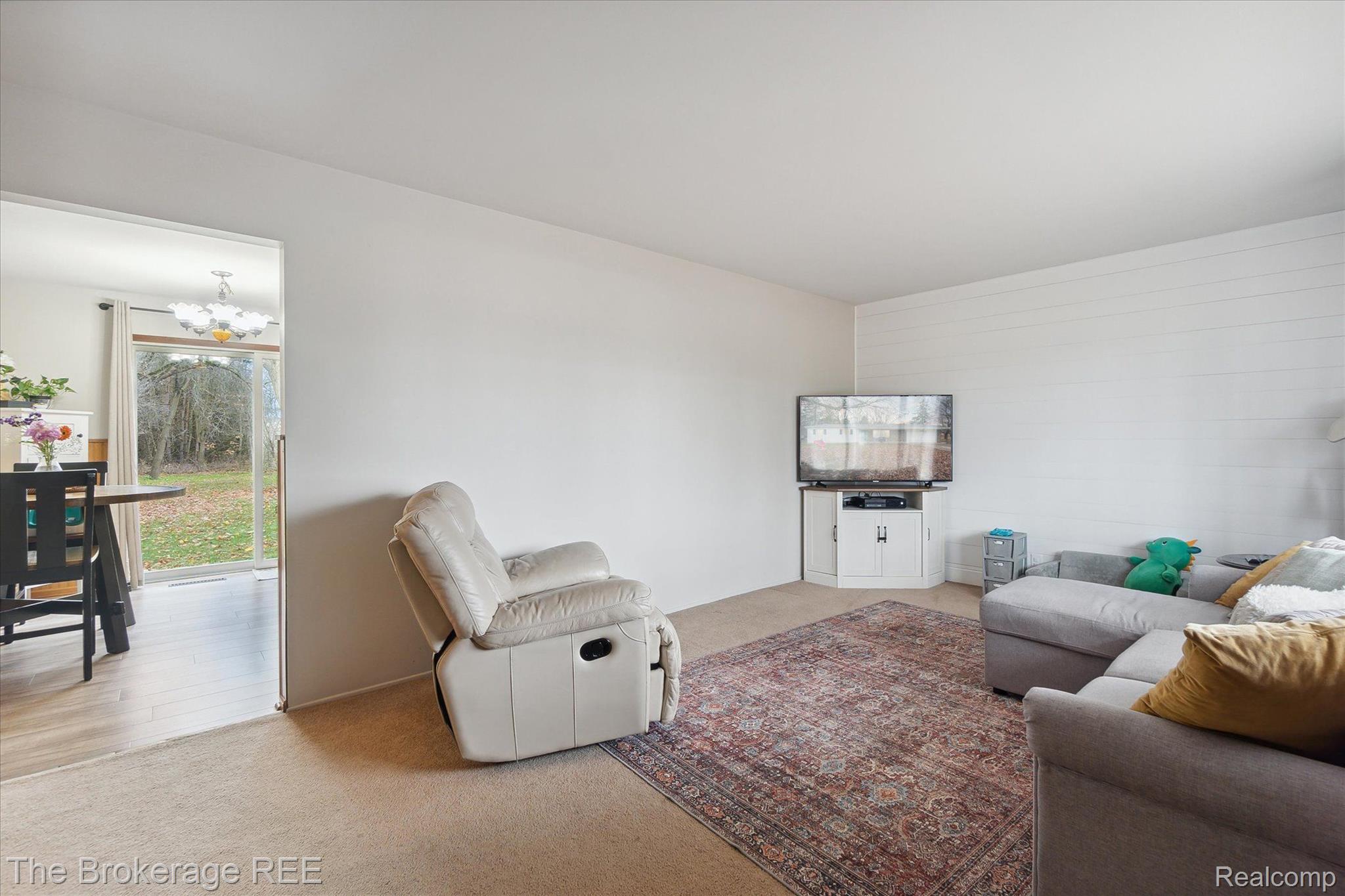 10161 East Coldwater Road Davison, MI 48423 - Photo 6 of 34 Gallery Image 6