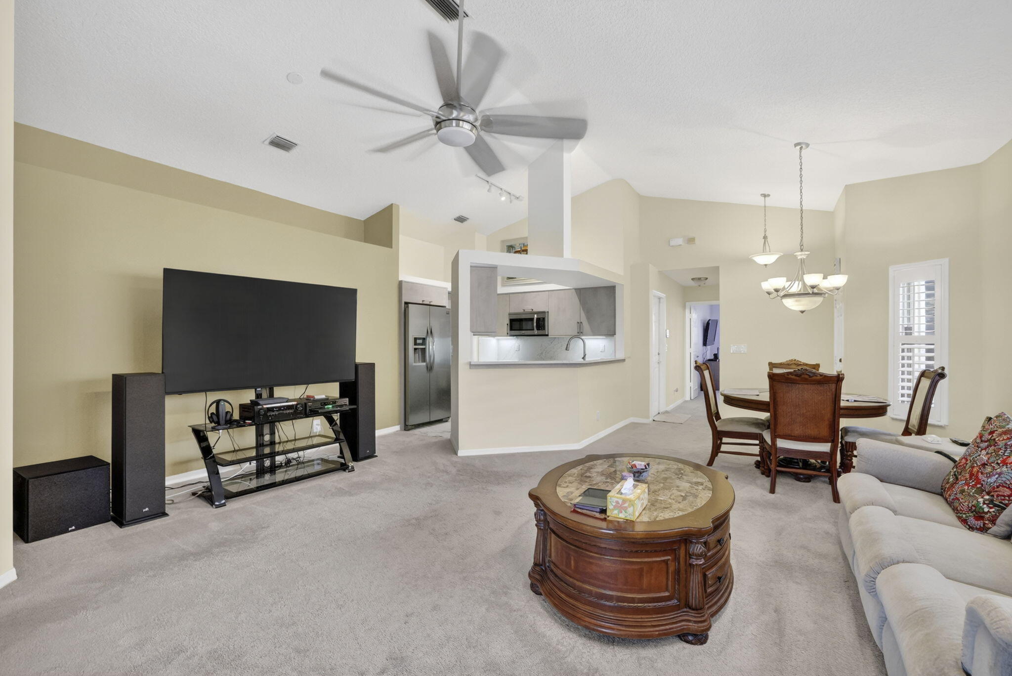 2097 Bonisle Circle Riviera Beach, FL 33418 - Photo 3 of 35 Living Area