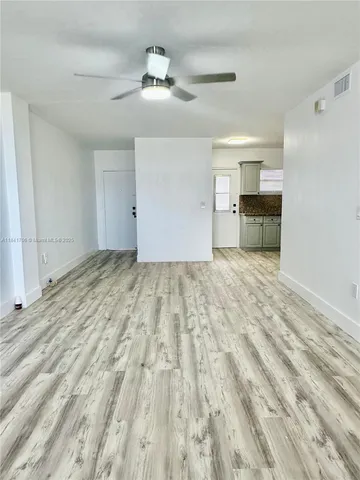 $2,350 | 1300 Lincoln Road, Unit D704, Miami Beach, FL 33139