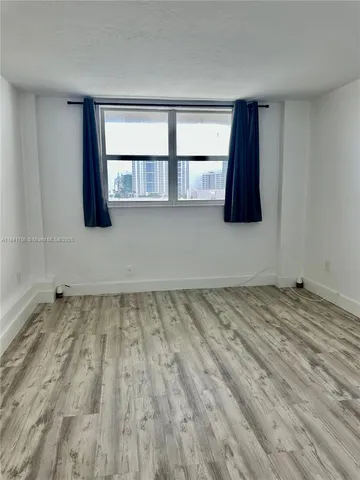 $2,350 | 1300 Lincoln Road, Unit D704, Miami Beach, FL 33139