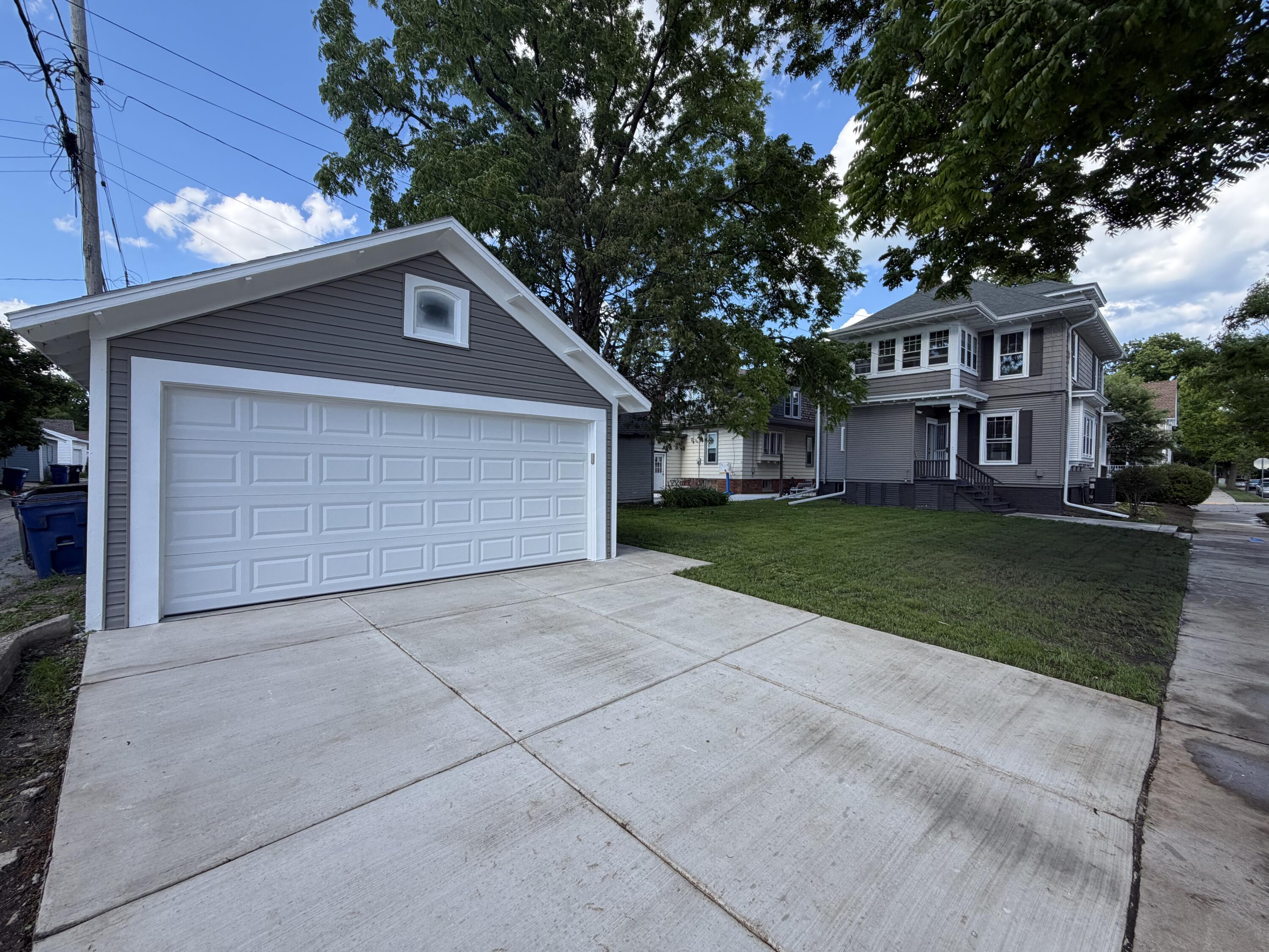 1438 Grange Avenue Racine, WI 53405 - Photo 27 of 39 IMG_9529