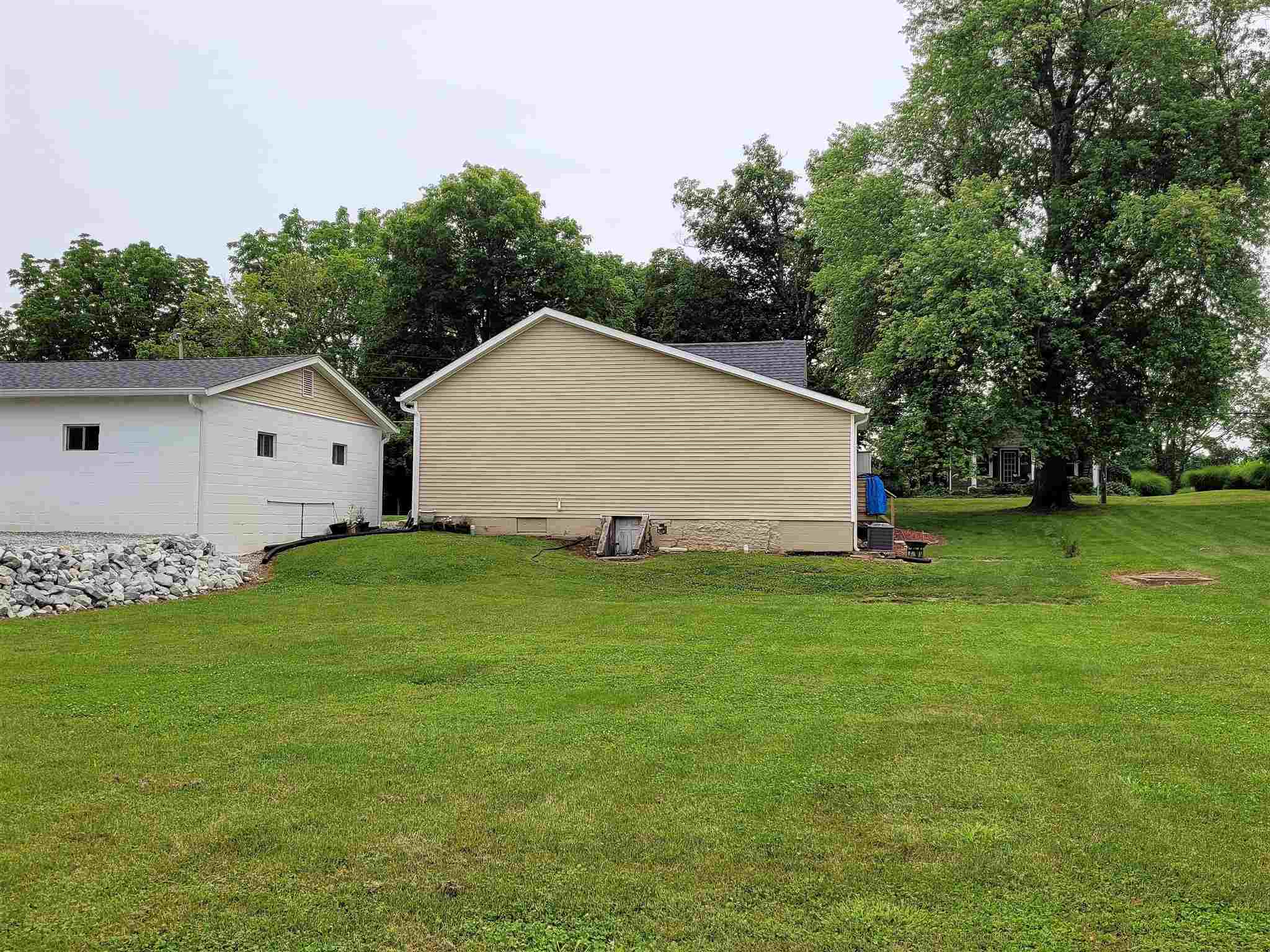 1142 West Popcorn Road Bloomington, IN 47403 - Photo 3 of 22