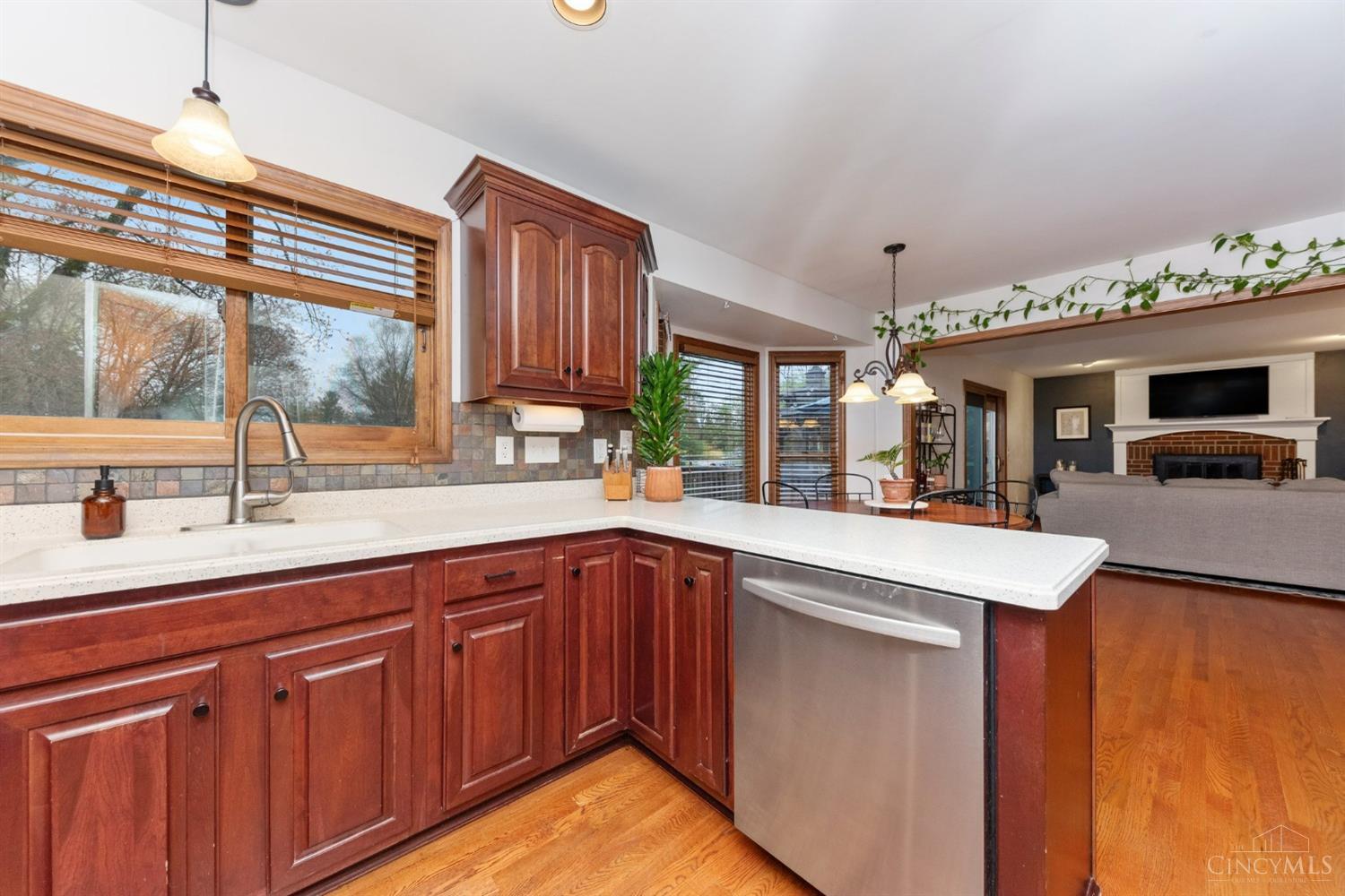 4829 Summerside Road Cincinnati, OH 45244 - Photo 10 of 47 Gallery Image 10