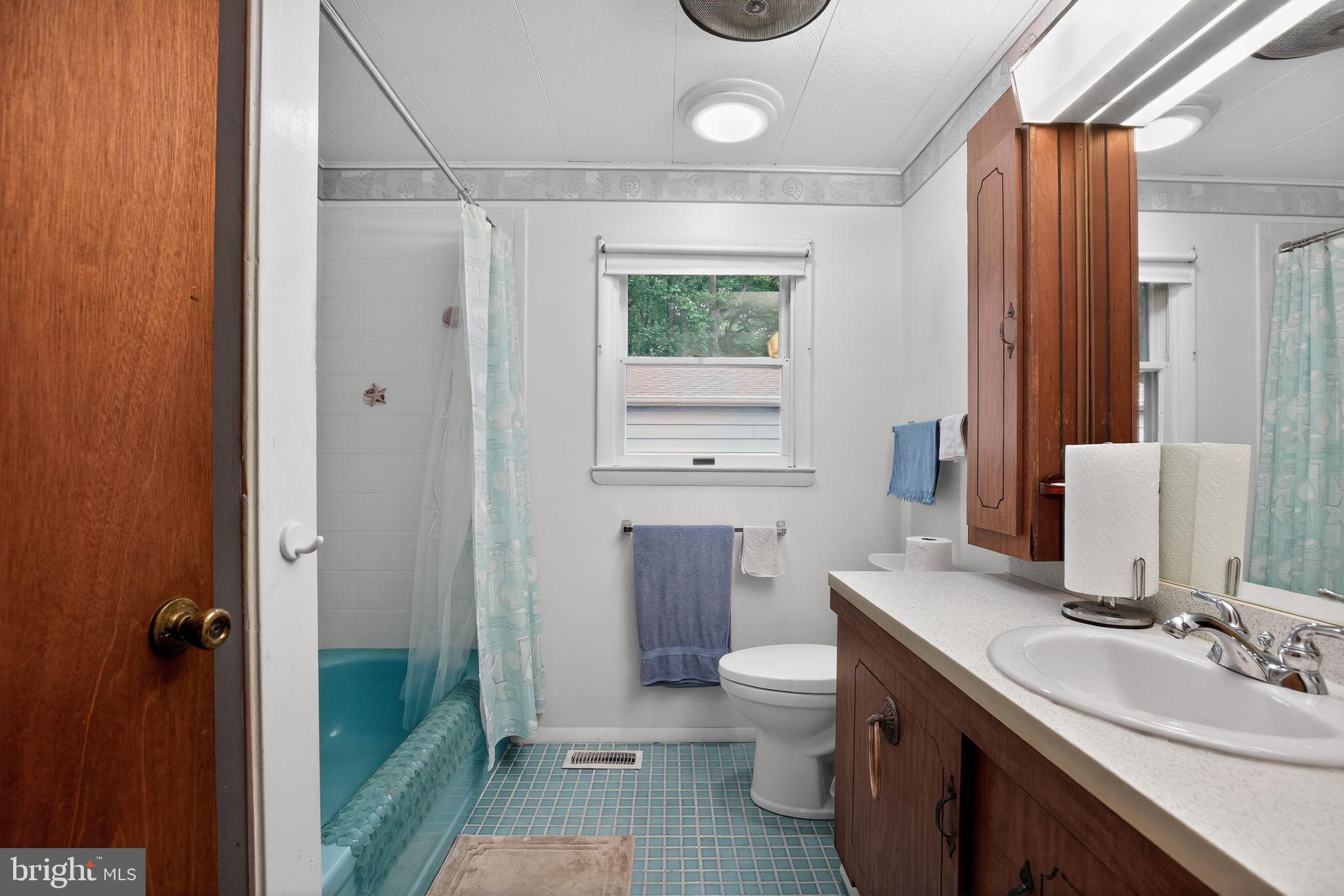 6070 Hill Road St. Leonard, MD 20685 - Photo 24 of 38 Full Bathroom