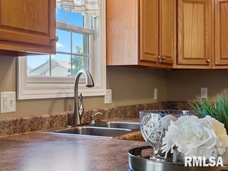 5317 Biltmore Drive Springfield, IL 62711 - Photo 6 of 22