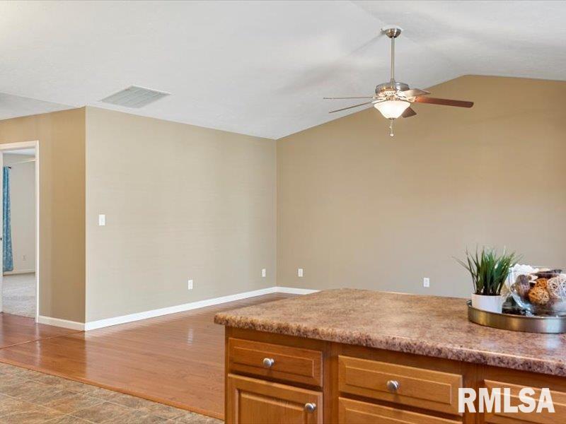 5317 Biltmore Drive Springfield, IL 62711 - Photo 7 of 22