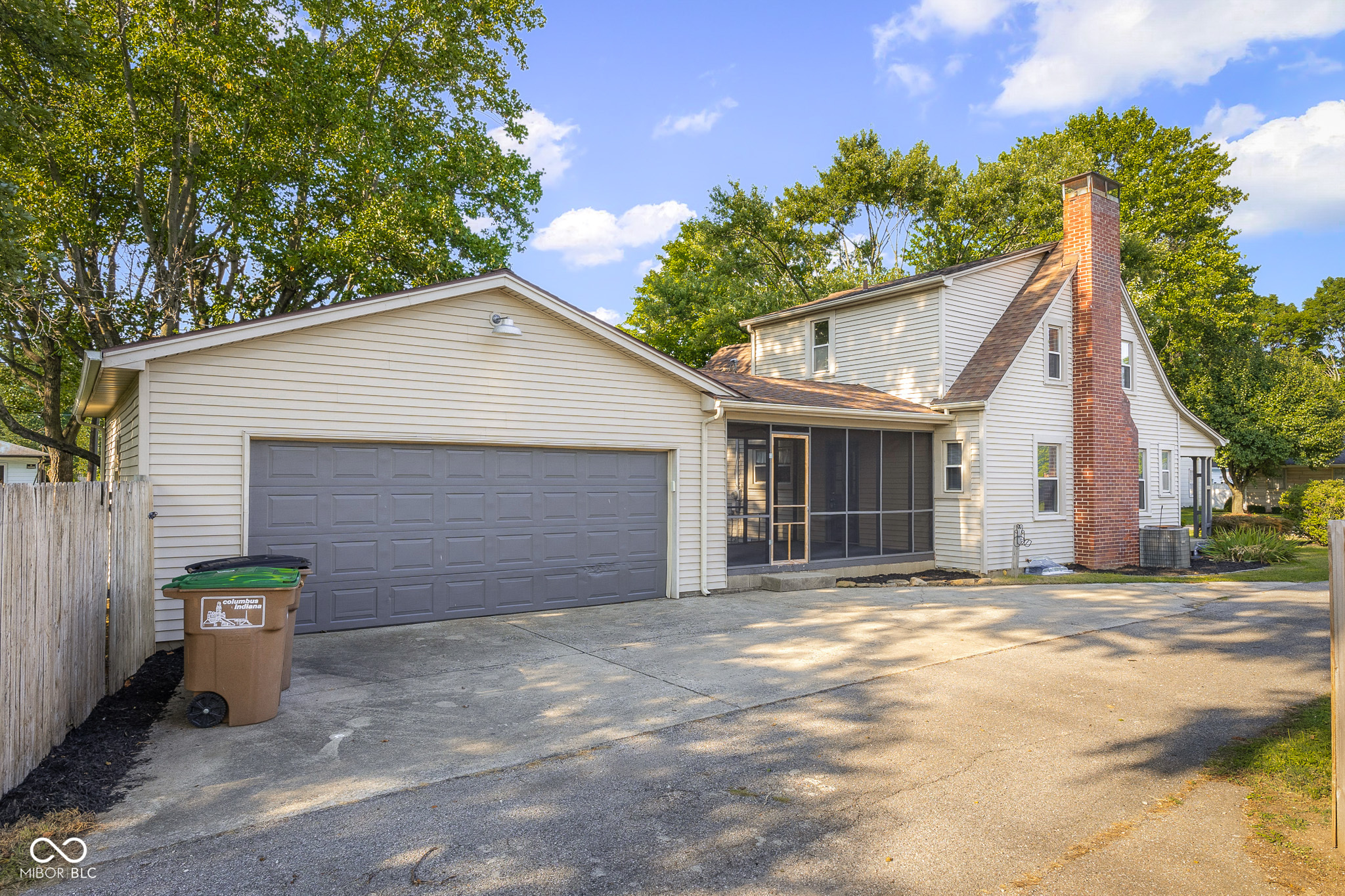 2108 Union Street Columbus, IN 47201 - Photo 2 of 33