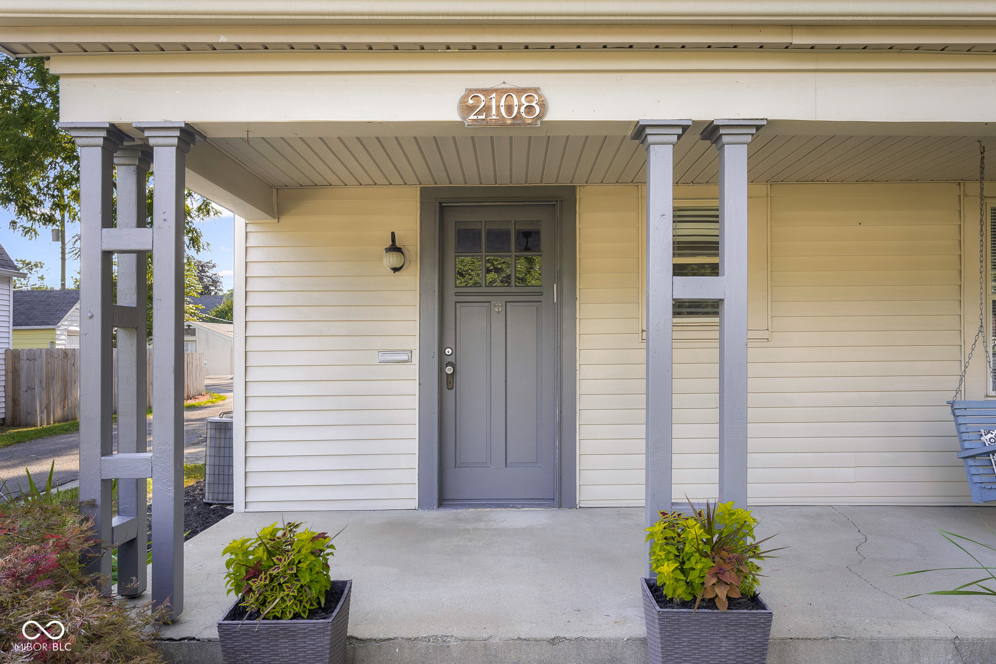 2108 Union Street Columbus, IN 47201 - Photo 3 of 33