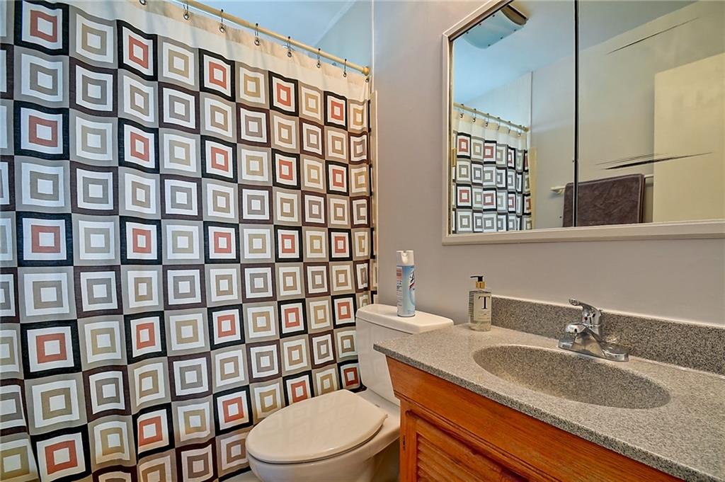 2341 Courtney Road Indianapolis, IN 46219 - Photo 17 of 29 Gallery Image 17