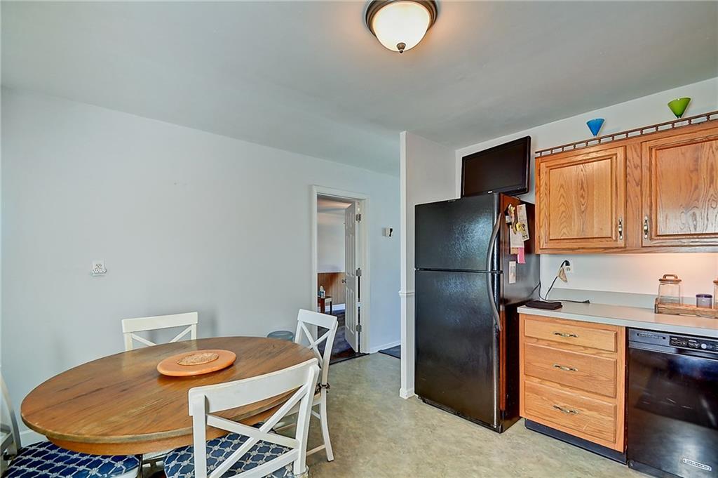 2341 Courtney Road Indianapolis, IN 46219 - Photo 7 of 29 Gallery Image 7