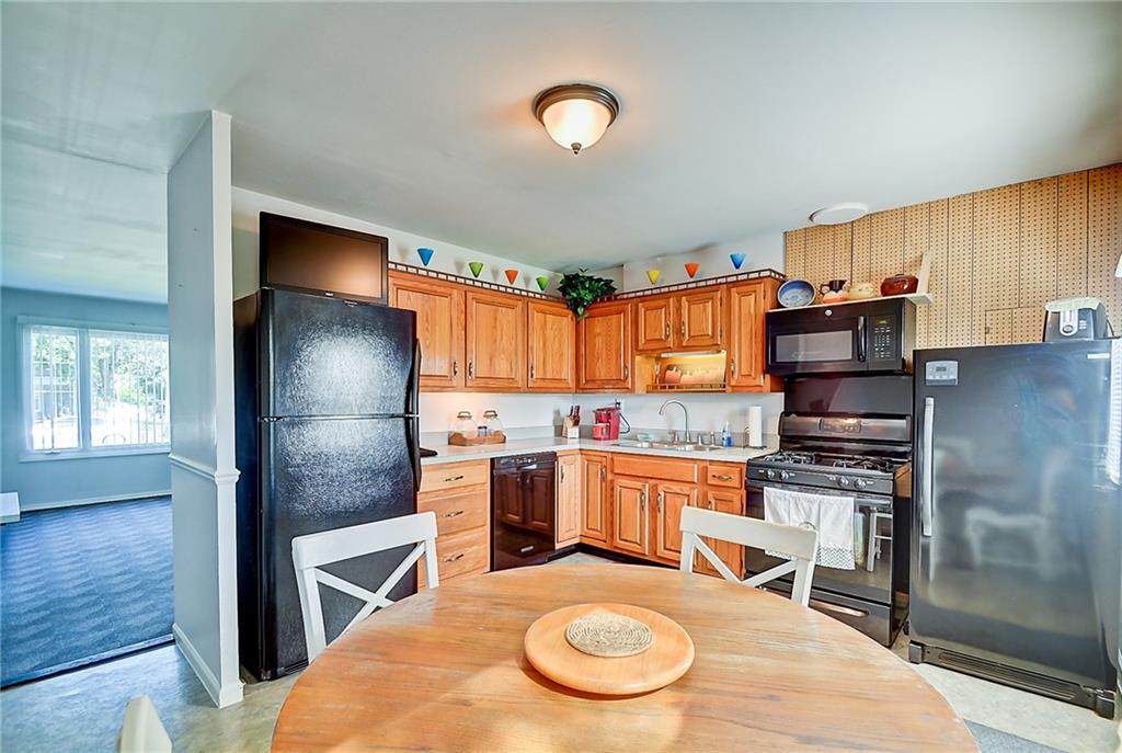 2341 Courtney Road Indianapolis, IN 46219 - Photo 9 of 29 Gallery Image 9
