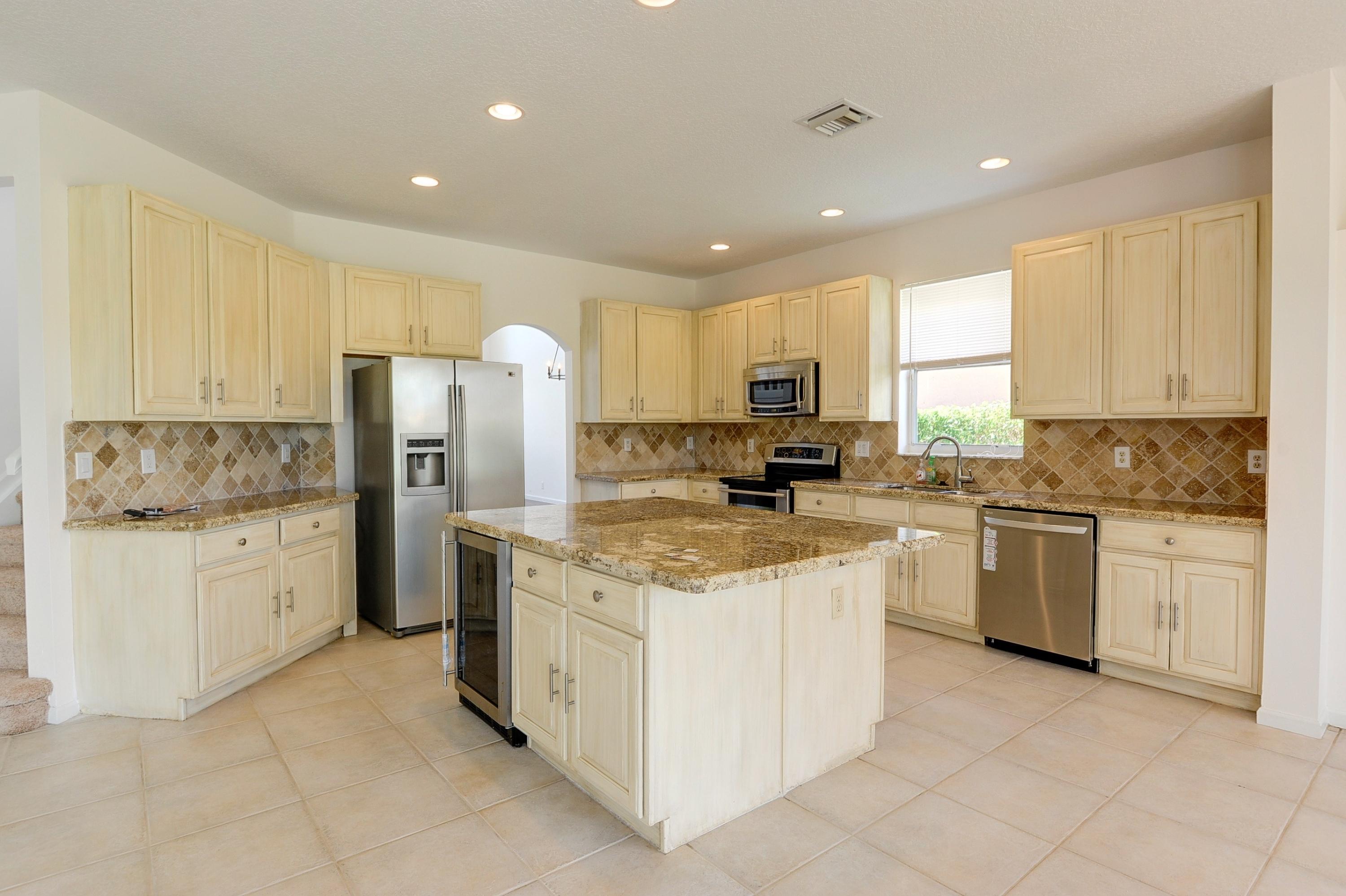 12656 Little Palm Lane Boca Raton, FL 33428 - Photo 9 of 27 009_Kitchen