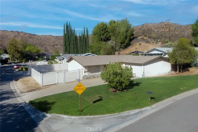 $600,000 | 22481 Los Rogues Drive, Saugus, CA 91350