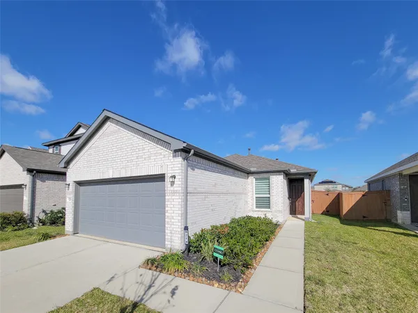 $2,400 | 8214 Leisure Pt Drive, Cypress, TX 77433