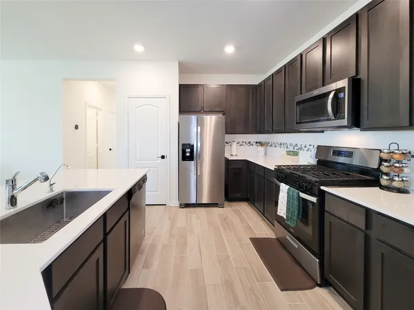 $2,400 | 8214 Leisure Pt Drive, Cypress, TX 77433