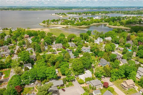 $999,000 | 21 2nd Street, Barrington, RI 02806