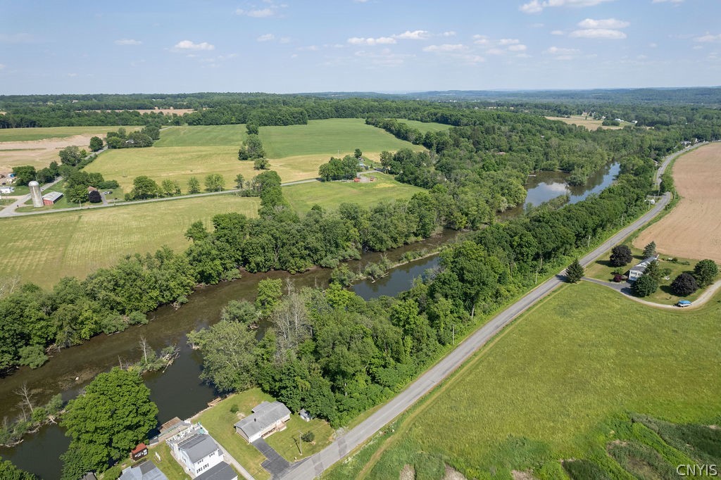 7016 Guyder Road Lysander, NY 13112 - Photo 33 of 41 Nice private section of the river, PUBLIC WATER!!